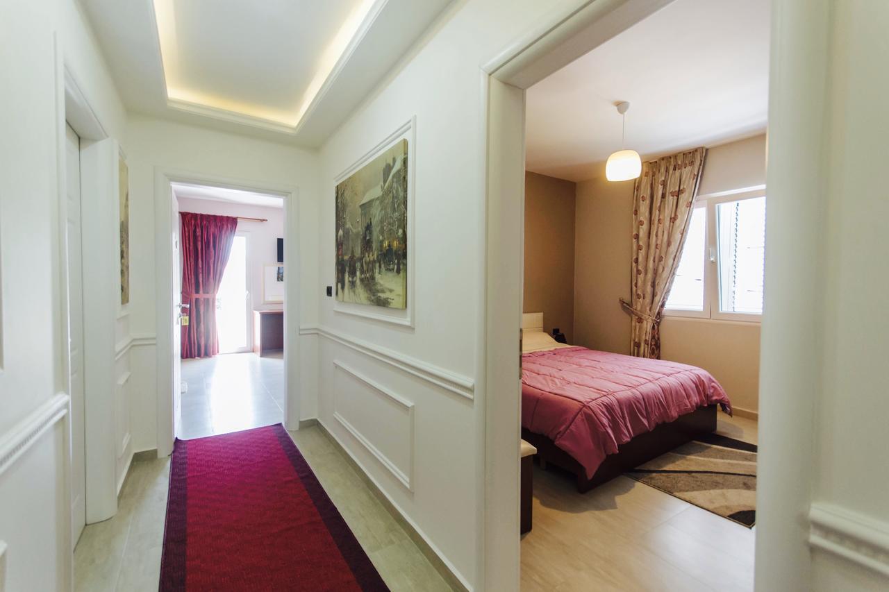 טיראנה Vila Ada Hotel מראה חיצוני תמונה
