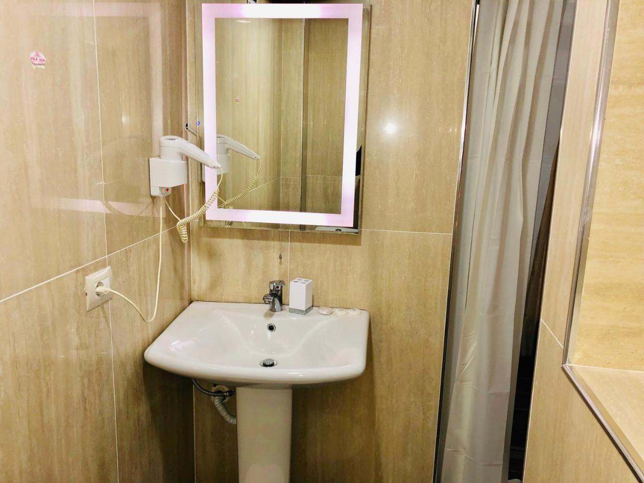 טיראנה Vila Ada Hotel מראה חיצוני תמונה